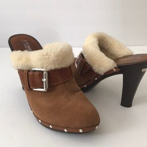 MICHAEL Michael Kors Shoes - 🎉2X HP🎉 Michael Kors Suede & Shearling Clogs MICHAEL Michael Kors Shoes - 🎉2X HP🎉 Michael Kors Suede & Shearling Clogs